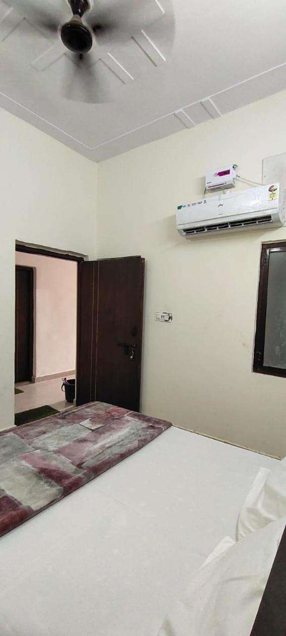 Hotel Shri Jee Dham Near Prem Mandir à Vrindāvan Extérieur photo