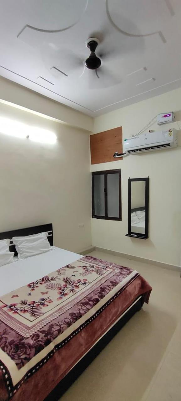 Hotel Shri Jee Dham Near Prem Mandir à Vrindāvan Extérieur photo