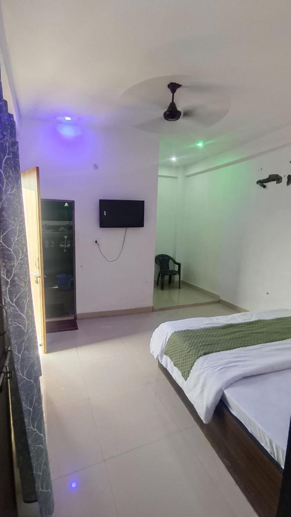 Hotel Shri Jee Dham Near Prem Mandir à Vrindāvan Extérieur photo